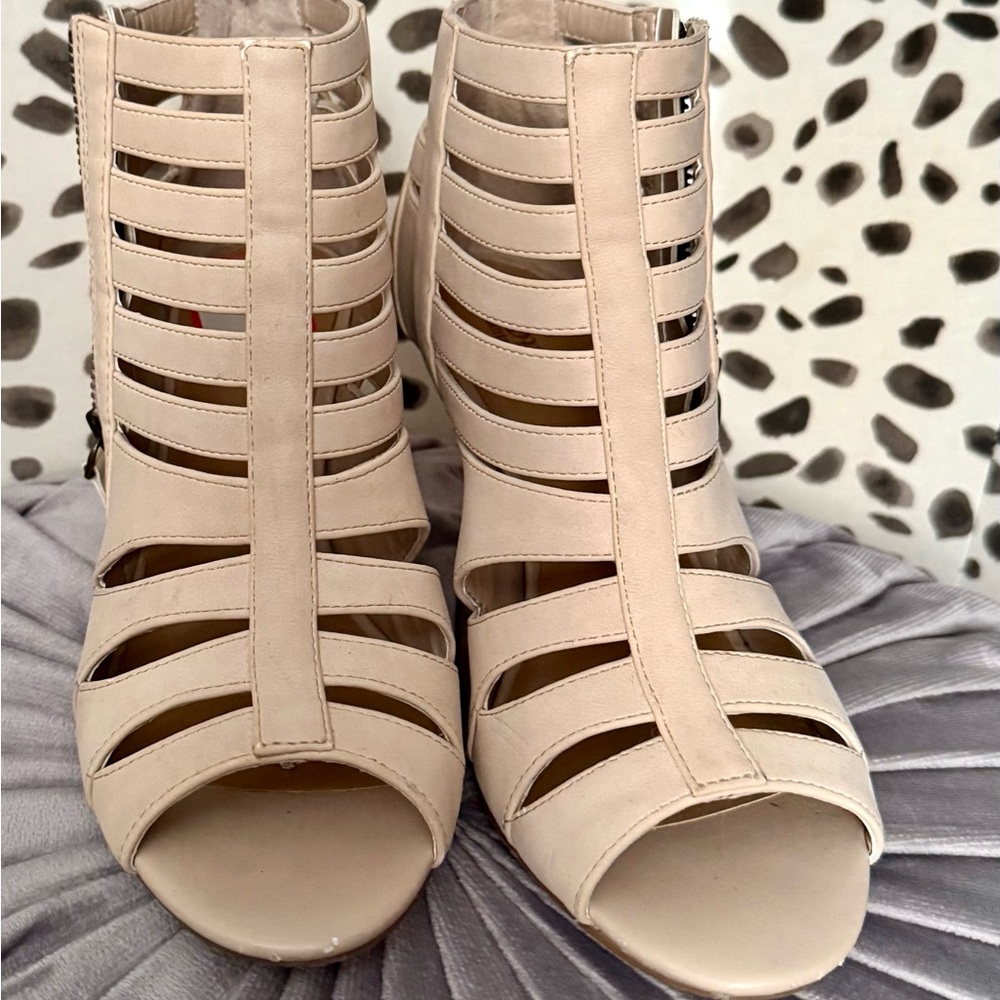 Crown Vintage Cream Strappy Wedge Heels – Size 8M